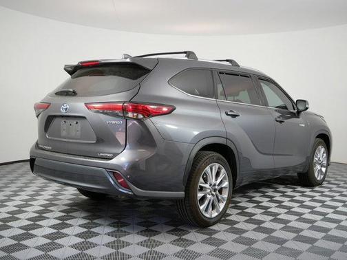 Magnetic Gray Metallic 2020 Toyota Highlander Hybrid Limited