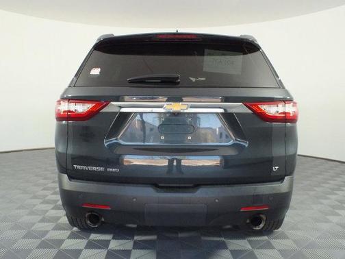 Graphite Metallic 2021 Chevrolet Traverse LT Cloth