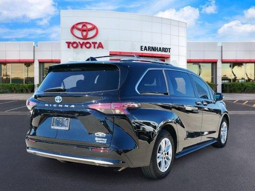 2022 Toyota Sienna Limited