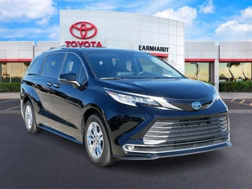 2022 Toyota Sienna Limited