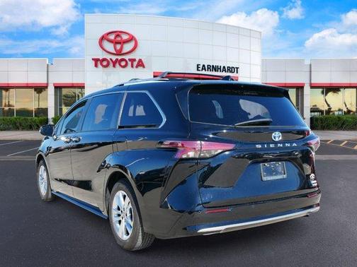 2022 Toyota Sienna Limited