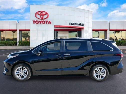 2022 Toyota Sienna Limited