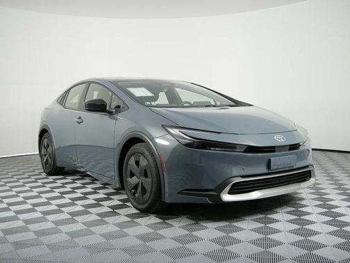 2025 Toyota Prius Plug-In Hybrid SE 1-OWNER