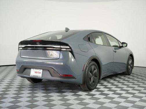 2025 Toyota Prius Plug-In Hybrid SE 1-OWNER