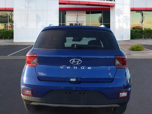 2024 Hyundai VENUE SEL