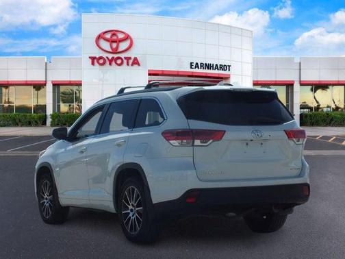 2017 Toyota Highlander SE