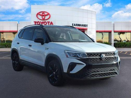 2024 Volkswagen Taos 1.5T SE Black