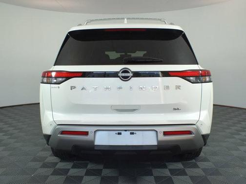 White 2023 Nissan Pathfinder SL