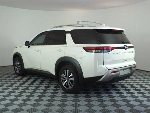 White 2023 Nissan Pathfinder SL