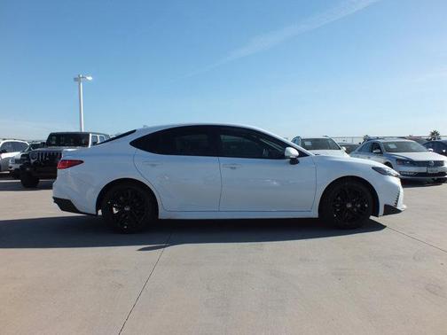 Super White 2026 Toyota Camry SE