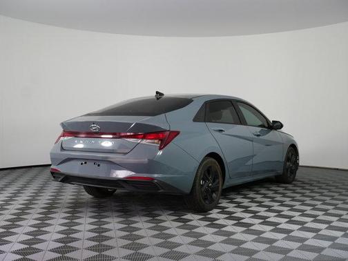 Electric Shadow 2022 Hyundai ELANTRA SEL