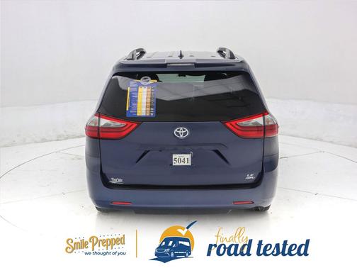 2020 Toyota Sienna LE