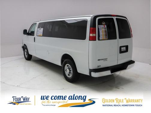 Summit White 2015 Chevrolet Express 3500 LT