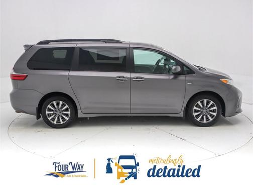 2020 Toyota Sienna XLE