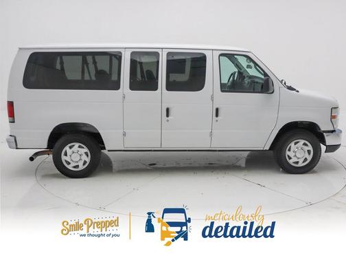 2011 Ford E350 Super Duty XLT