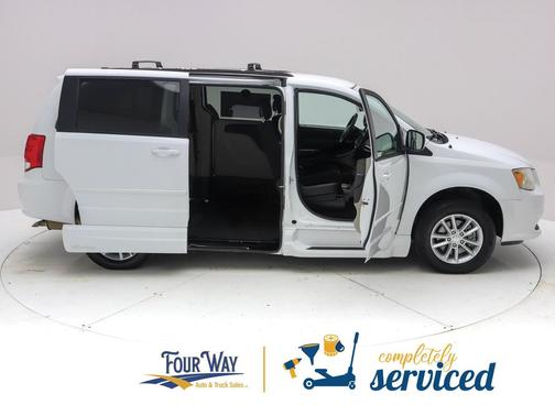 Bright White Clearcoat 2014 Dodge Grand Caravan SXT
