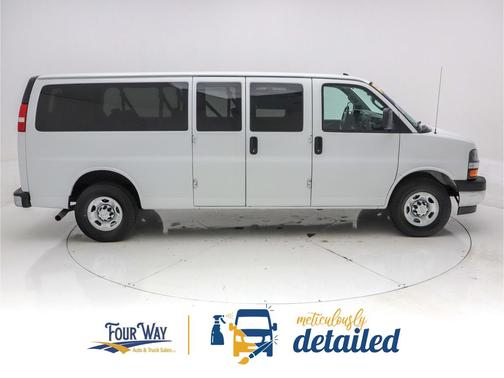 2017 Chevrolet Express 3500 LT