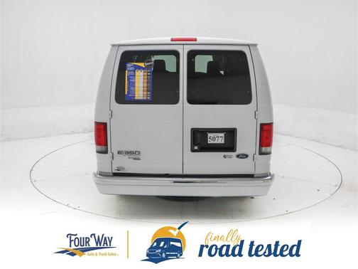 2014 Ford E350 Super Duty XLT
