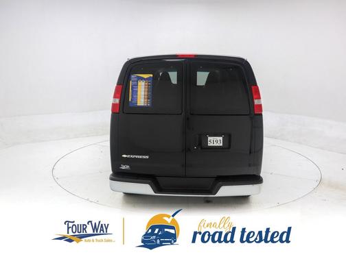 2017 Chevrolet Express 3500 LT