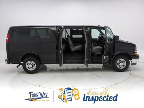 2017 Chevrolet Express 3500 LT