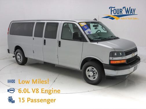 2017 Chevrolet Express 3500 LT