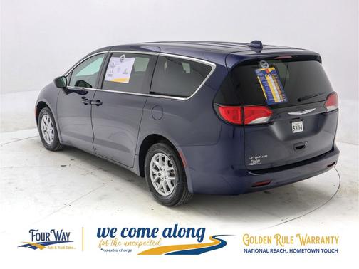 2020 Chrysler Voyager LX