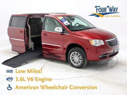 2015 Chrysler Town & Country Touring-L