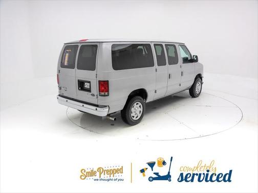 2014 Ford E350 Super Duty XLT