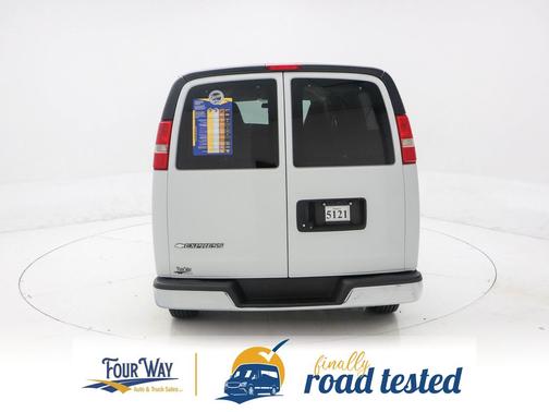 2017 Chevrolet Express 3500 LT