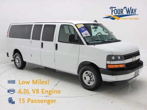 2017 Chevrolet Express 3500 LT