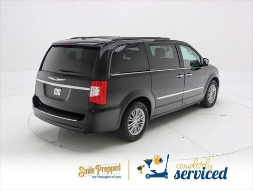 2015 Chrysler Town & Country Touring-L