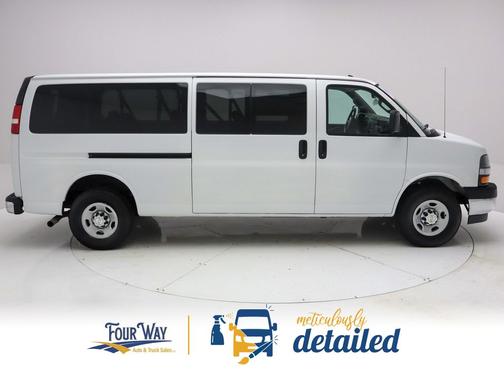 Summit White 2019 Chevrolet Express 3500 LT