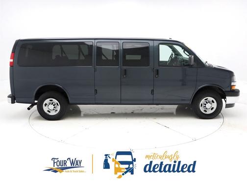 2017 Chevrolet Express 3500 LT