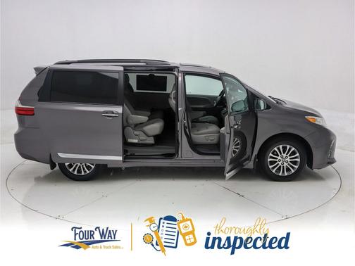 2020 Toyota Sienna XLE