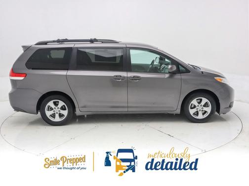 2014 Toyota Sienna LE