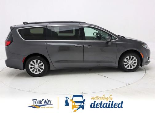 2018 Chrysler Pacifica Touring Plus
