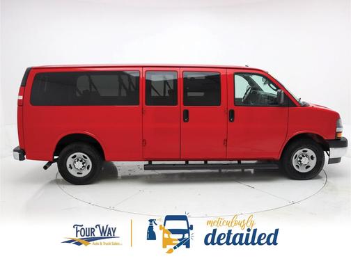 2017 Chevrolet Express 3500 LT