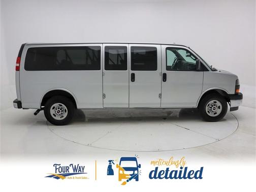 2017 GMC Savana 3500 LT