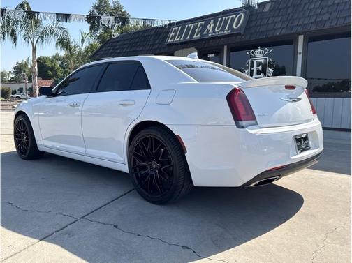 2019 Chrysler 300 S