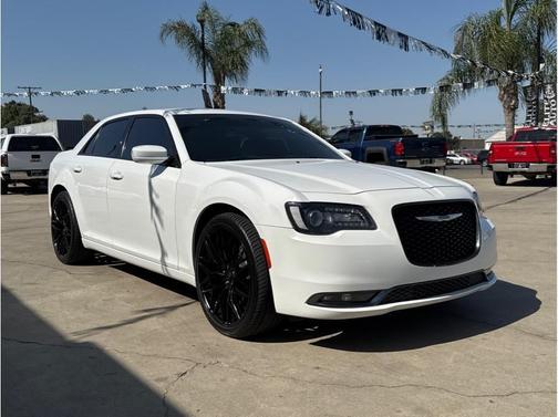 2019 Chrysler 300 S