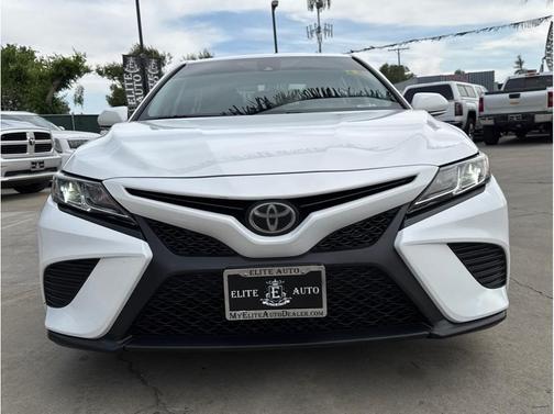 2020 Toyota Camry SE