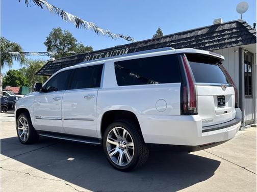 2016 Cadillac Escalade ESV Luxury