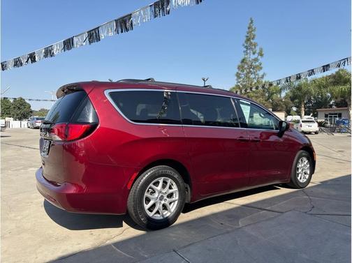 2020 Chrysler Voyager LXI