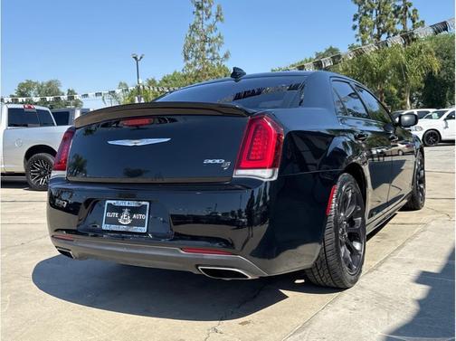 2019 Chrysler 300 S