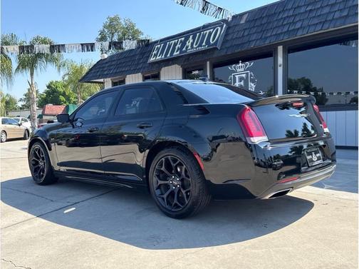 2019 Chrysler 300 S