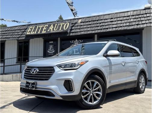 2017 Hyundai SANTA FE SE