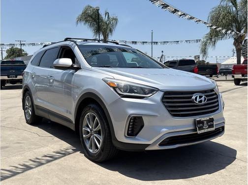 2017 Hyundai SANTA FE SE