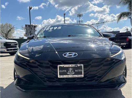 2022 Hyundai ELANTRA SEL