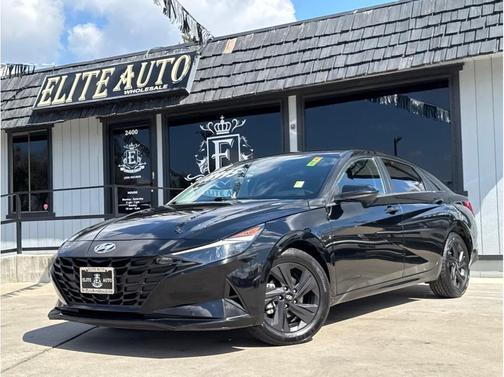 2022 Hyundai ELANTRA SEL