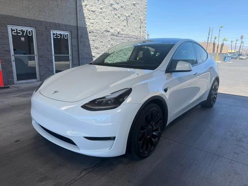 White 2023 Tesla Model Y Performance Dual Motor All-Wheel Drive